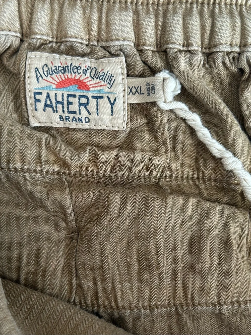 Faherty Men’s Drawstring Essential Short in Oakwood Organic Cotton Linen XXL